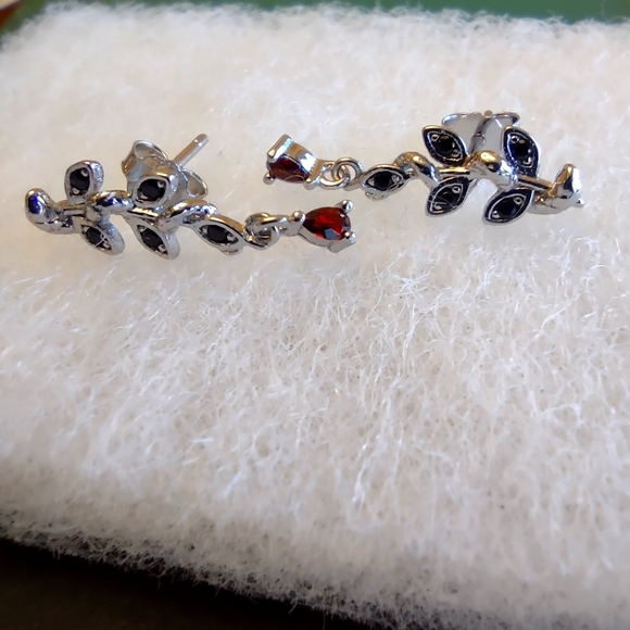 REGALROSE Forbode Snake and Vine Silver Stud Earrings - Picture 1 of 5